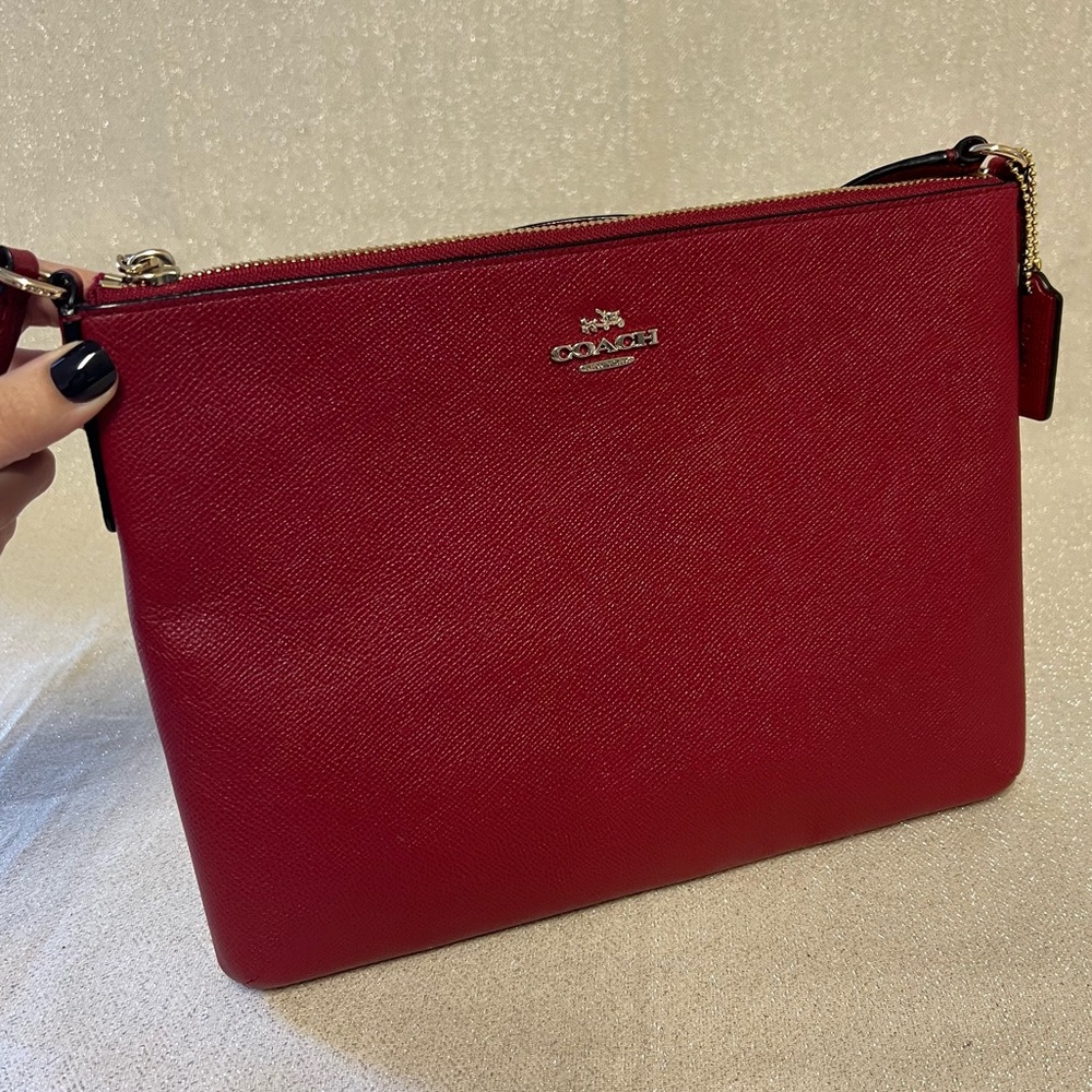 ♠️ Coach Leather Crossbody Purse, Red